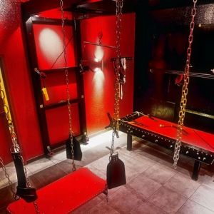 Arachne - Kinky Rooms